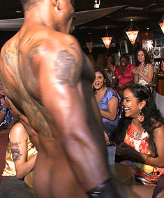 Crazy girls that cant stop sucking cock from Dancing Bear